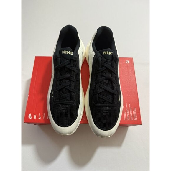 Athletic_Shoes